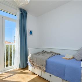 3 Bedroom Apartment with 2 Balconies near Dubrovnik Old Town, Sleeps 5-6